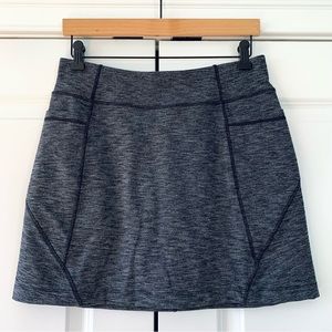Athleta Skort Excursion Skirt Heather Gray Side Pockets! Athletic Hiking Size S